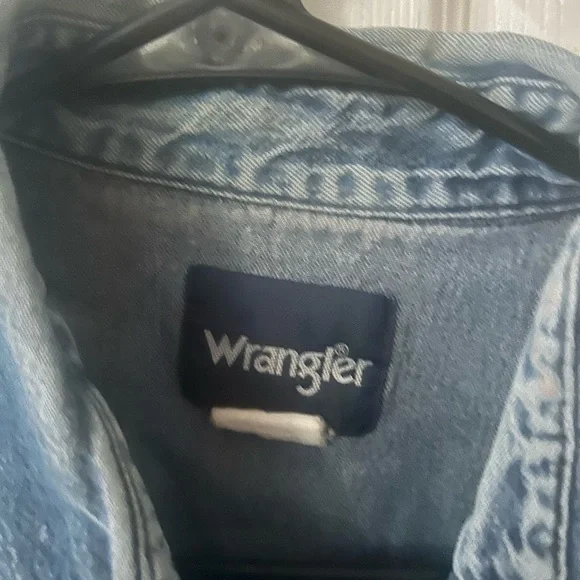 Wrangler Blue Denim Casual Button Down Shirt - Picture 2 of 5